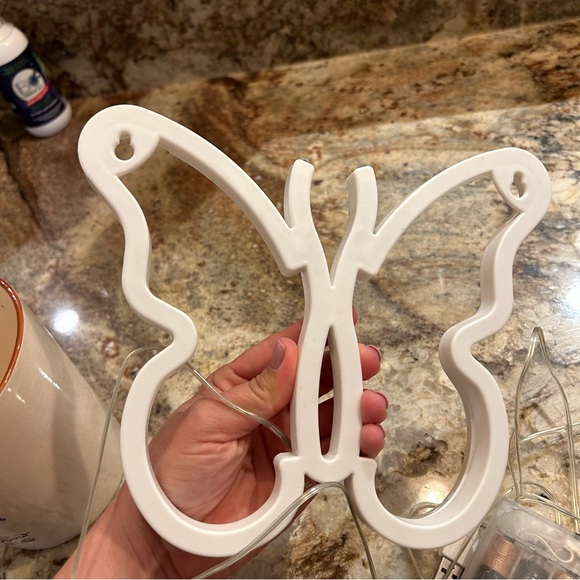 Led butterfly & flower pot bundle - Picture 5 of 13